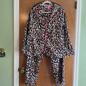 $95 Womens Isaac Mizrahi Pajama Set XL Animal Print bedtime sleep pants top